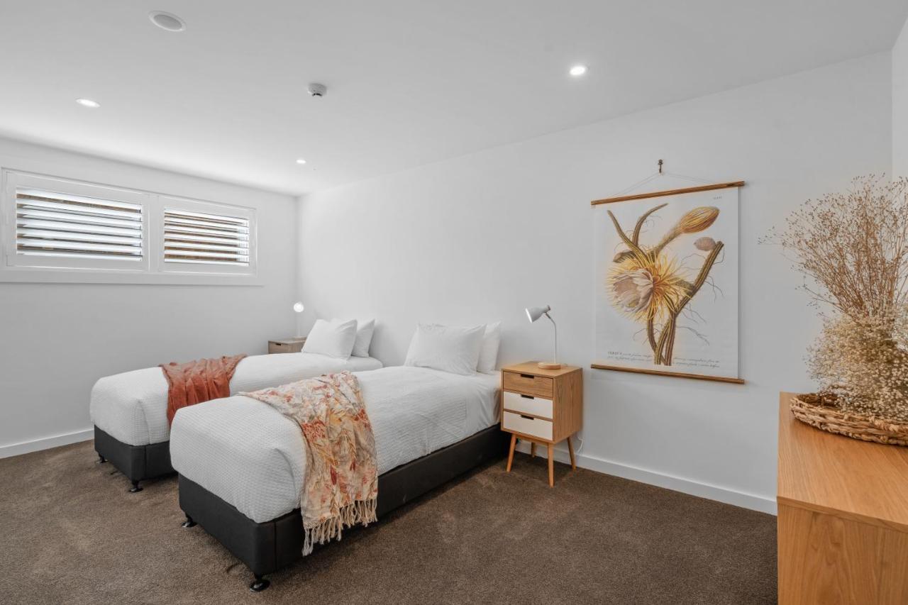 Winona Of Wanaka - Luxury Lakefront Apartment Eksteriør billede