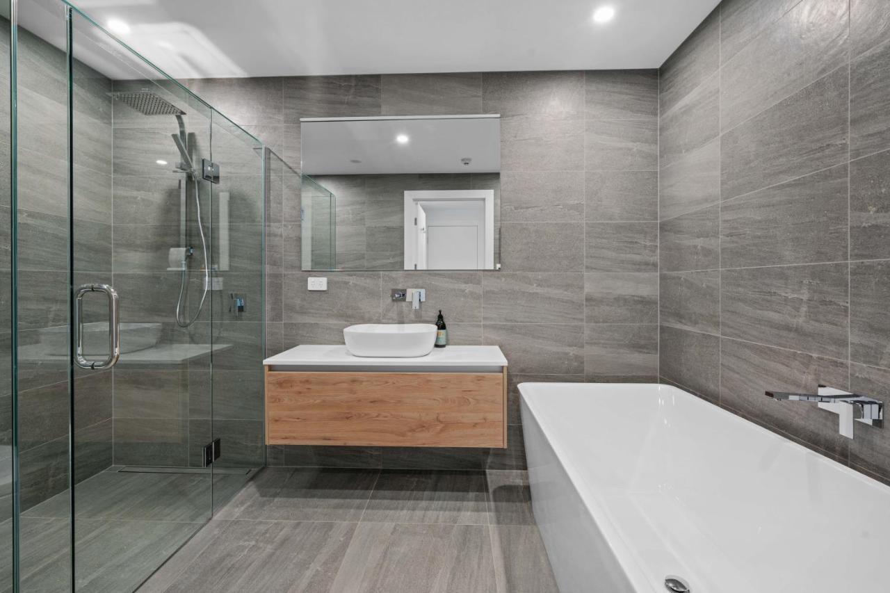 Winona Of Wanaka - Luxury Lakefront Apartment Eksteriør billede